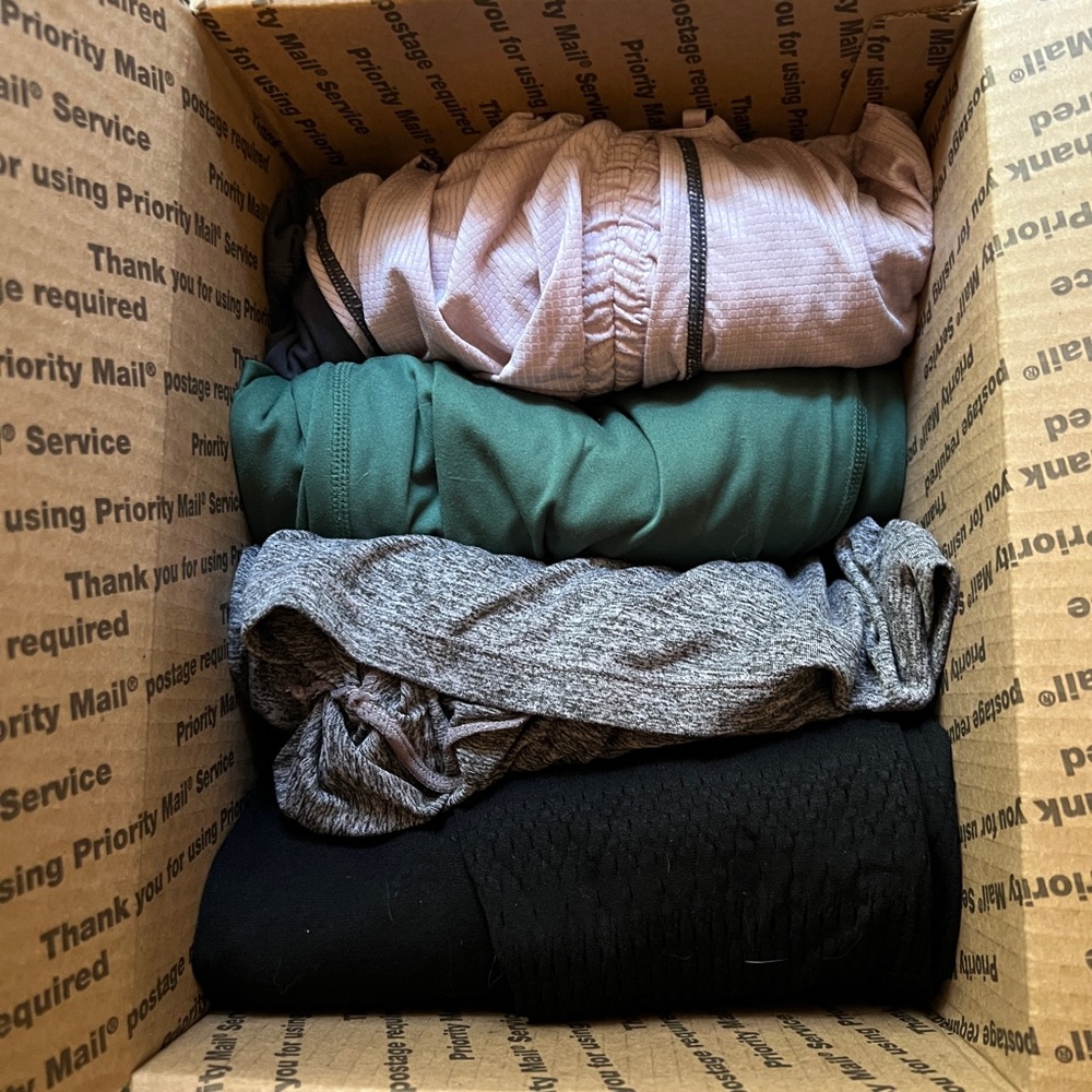 MYSTERY BOX - Plus size Fabletics Altheisure items - 4 items total